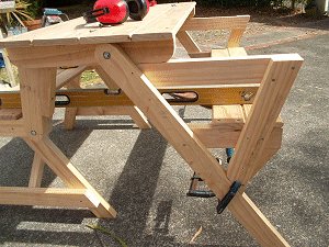Compact Folding Picnic Table : Armrest Frames Fixed in Place